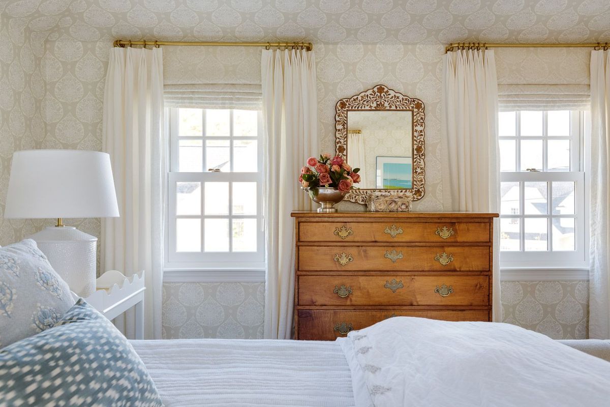 Beverly Farms Guest Bedroom ALT photo by Greg Premru 1097 Web