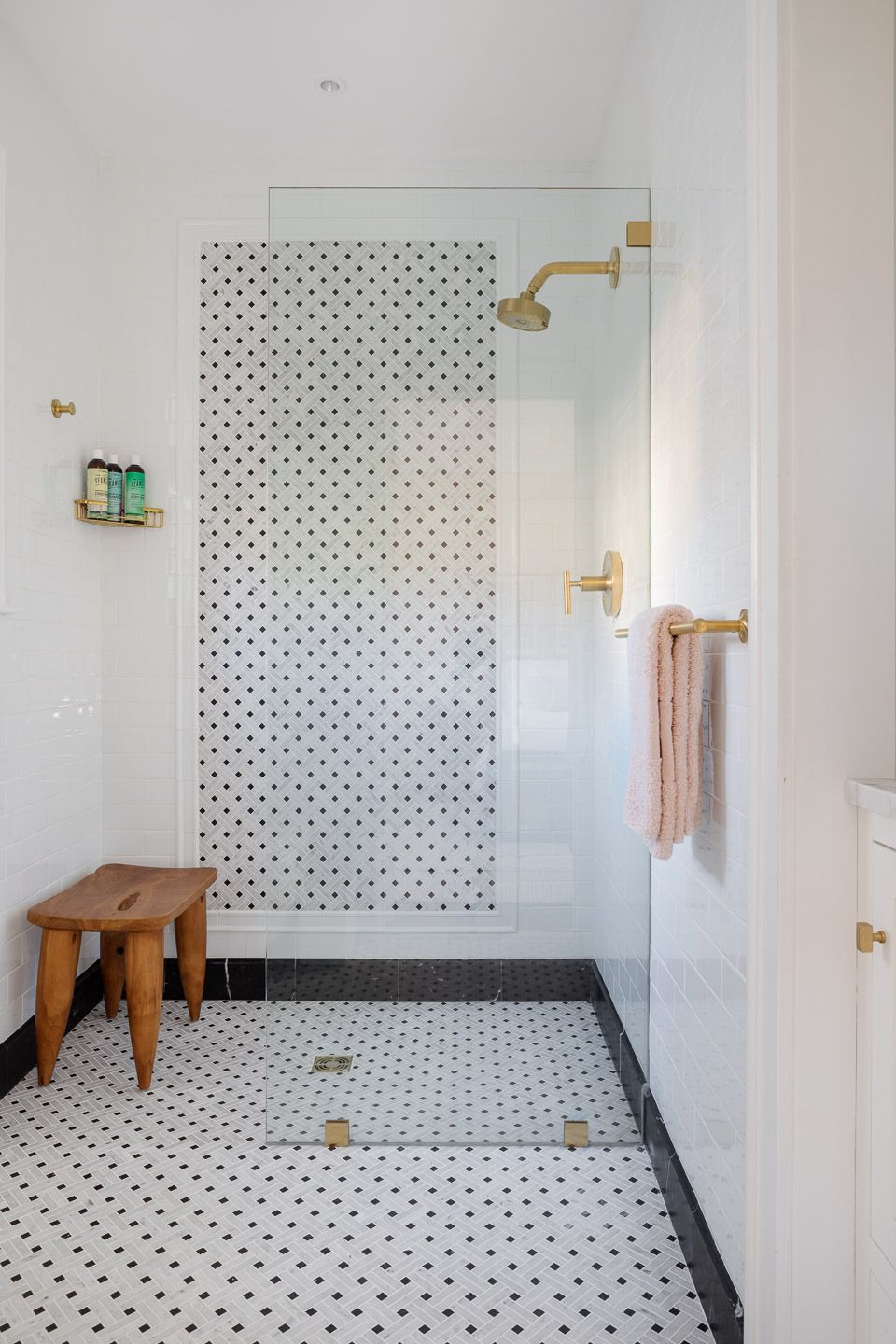 Beverly Farms Guest Bathroom Shower photo by Greg Premru 1227 Web