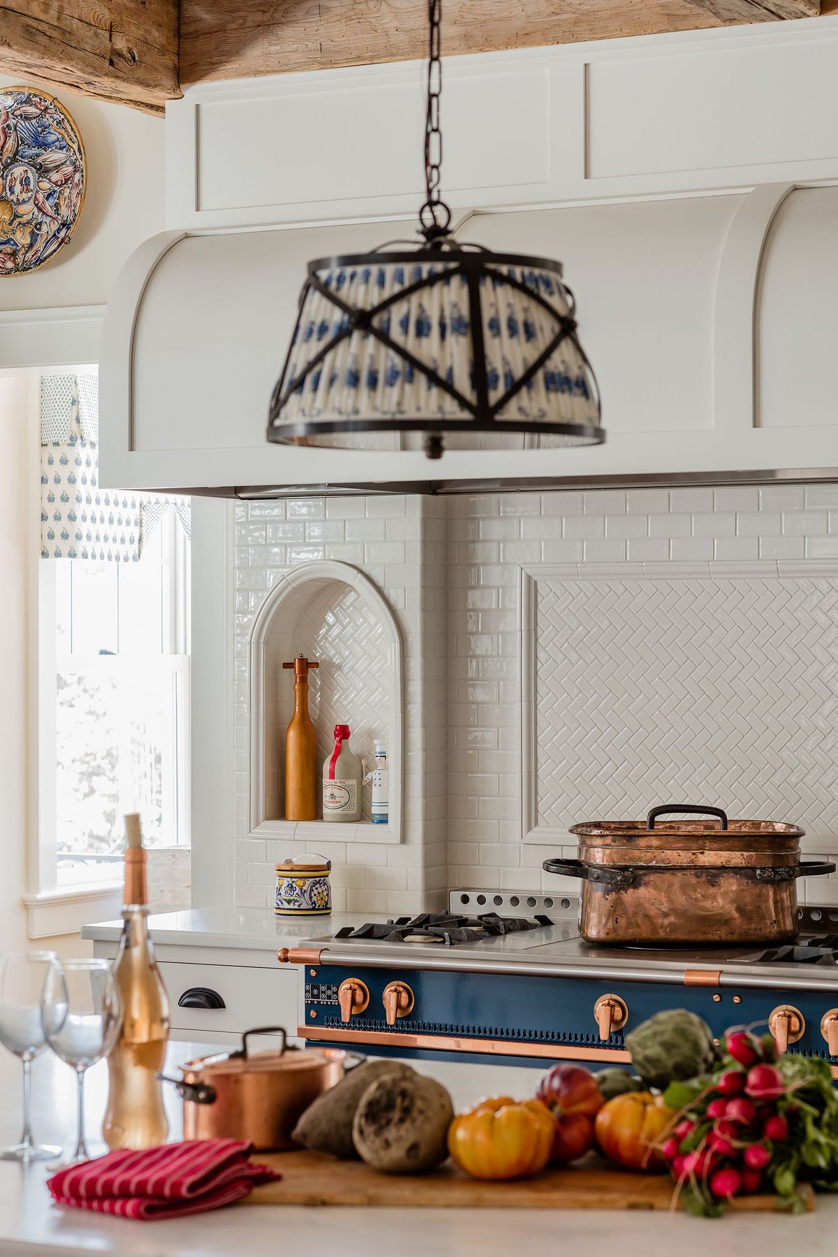 5 Northshore Farmhouse Kitchen Detail photo by Michael J. Lee
