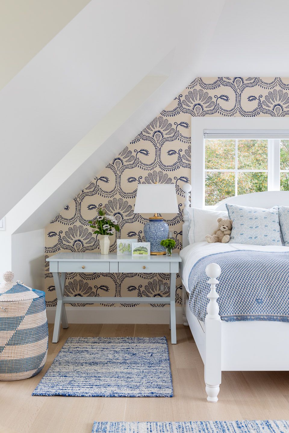 Detail childs bedroom with cannonball bed