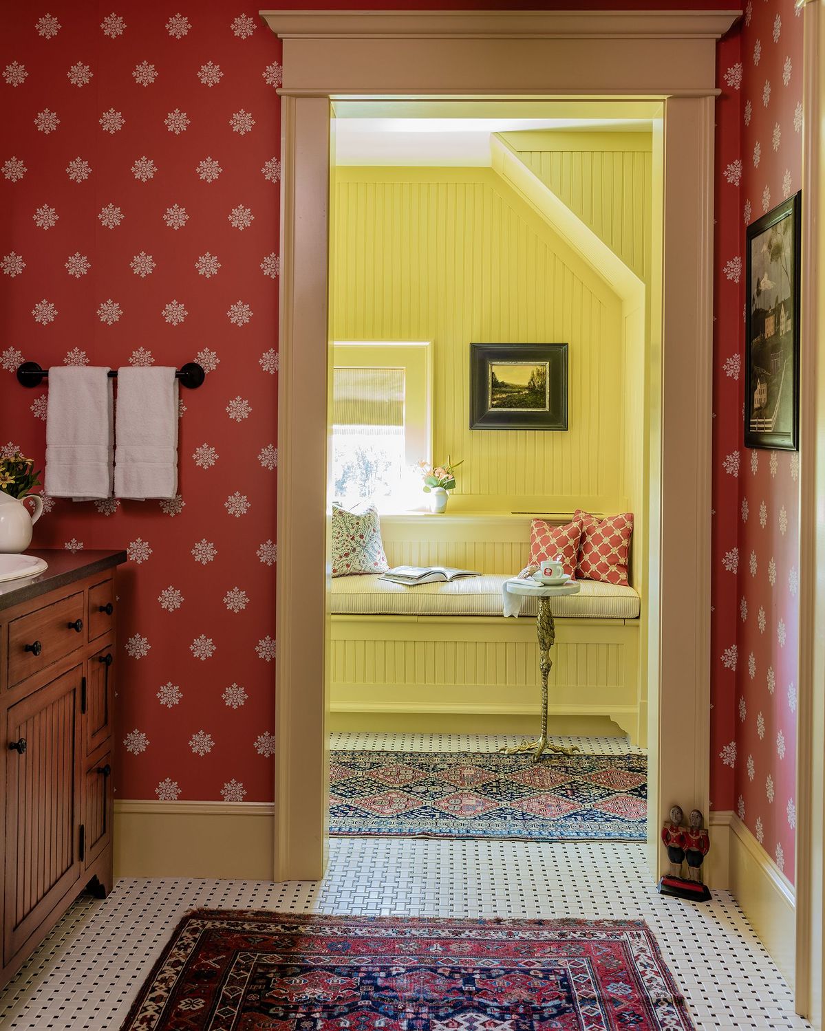 16 Northshore Farmhouse Guest Bathroom to Window Seat photo by Michael J. Lee