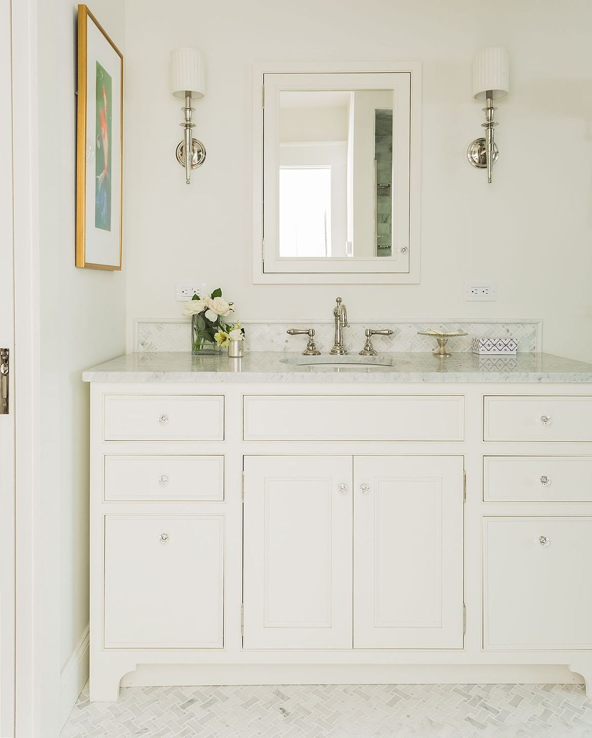19 Charlestown Townhouse Primary Bathroom Vanity photo by Michael J. Lee