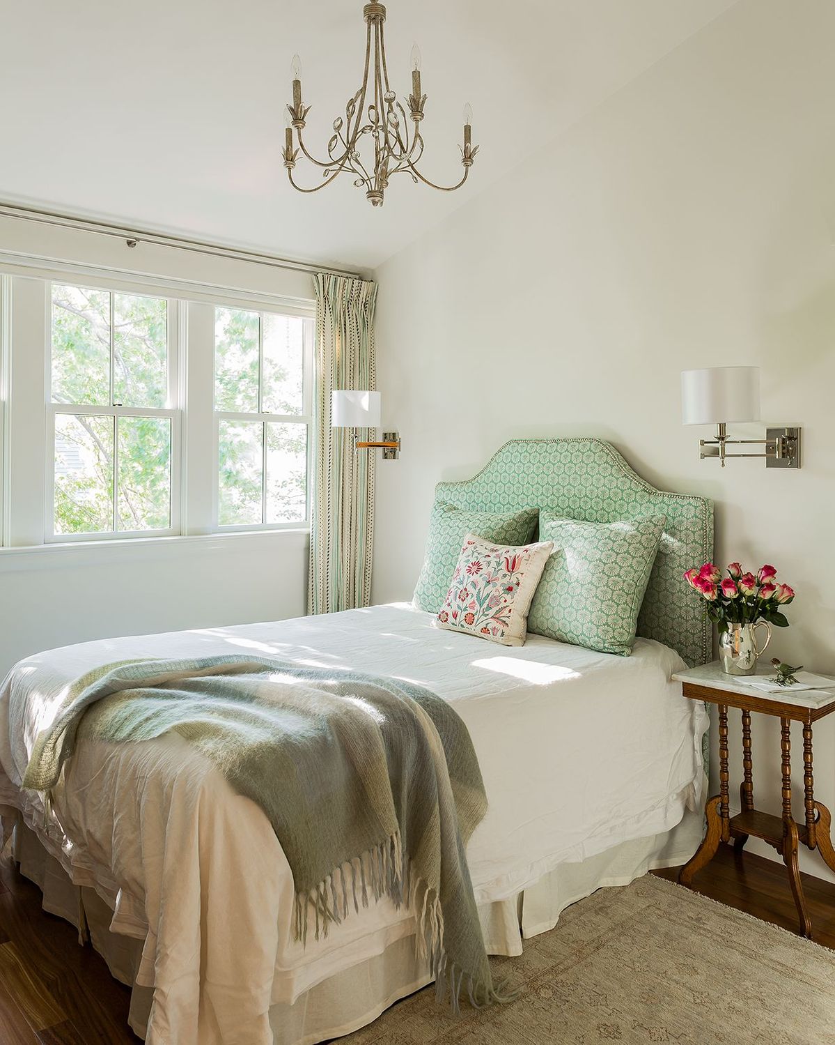 15 Charlestown Townhouse Primary Bedroom photo by Michael J. Lee